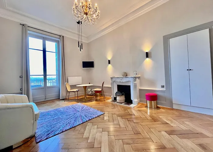 아파트 Bourgeois Avec Terrasse Et Vue *